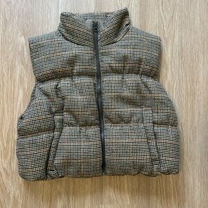 Women’s houndstooth vest